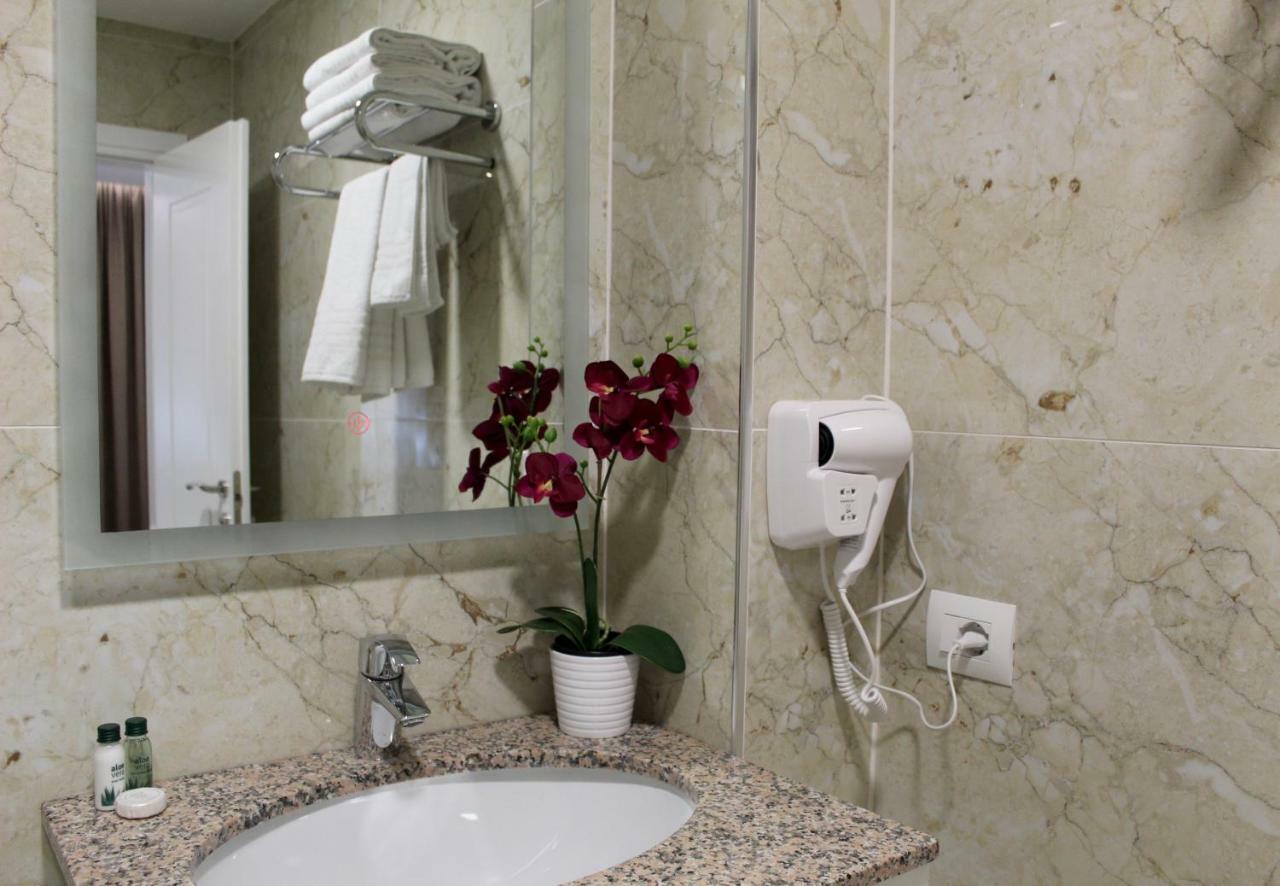 Ramel Hotel Тирана Экстерьер фото