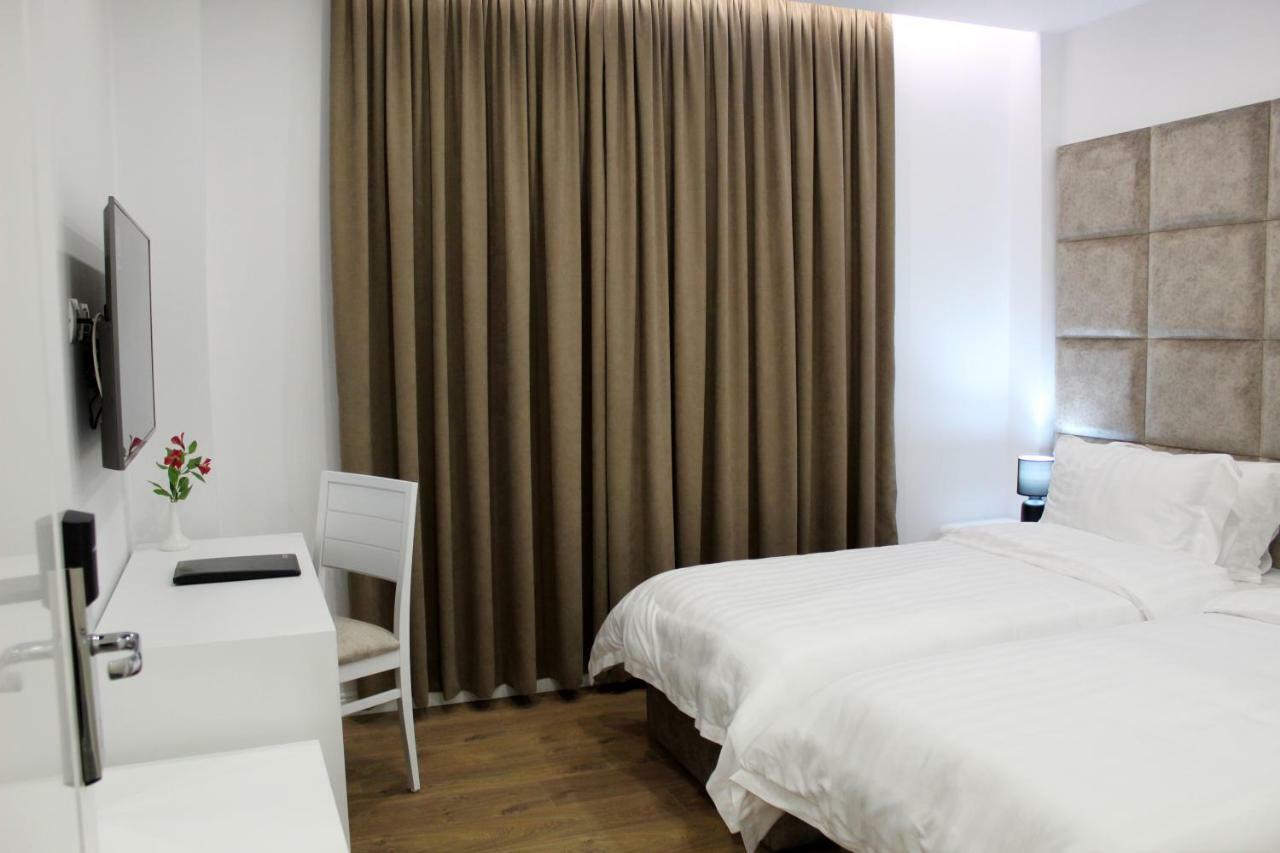 Ramel Hotel Тирана Экстерьер фото