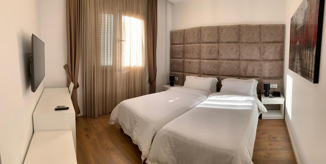 Ramel Hotel Тирана Экстерьер фото